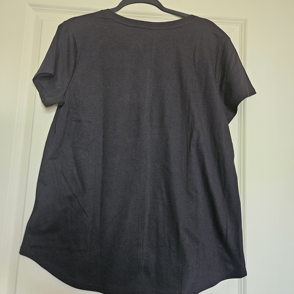 Black Graphic Tee with Colorful 'Muévete' Print - Picture 5 of 6